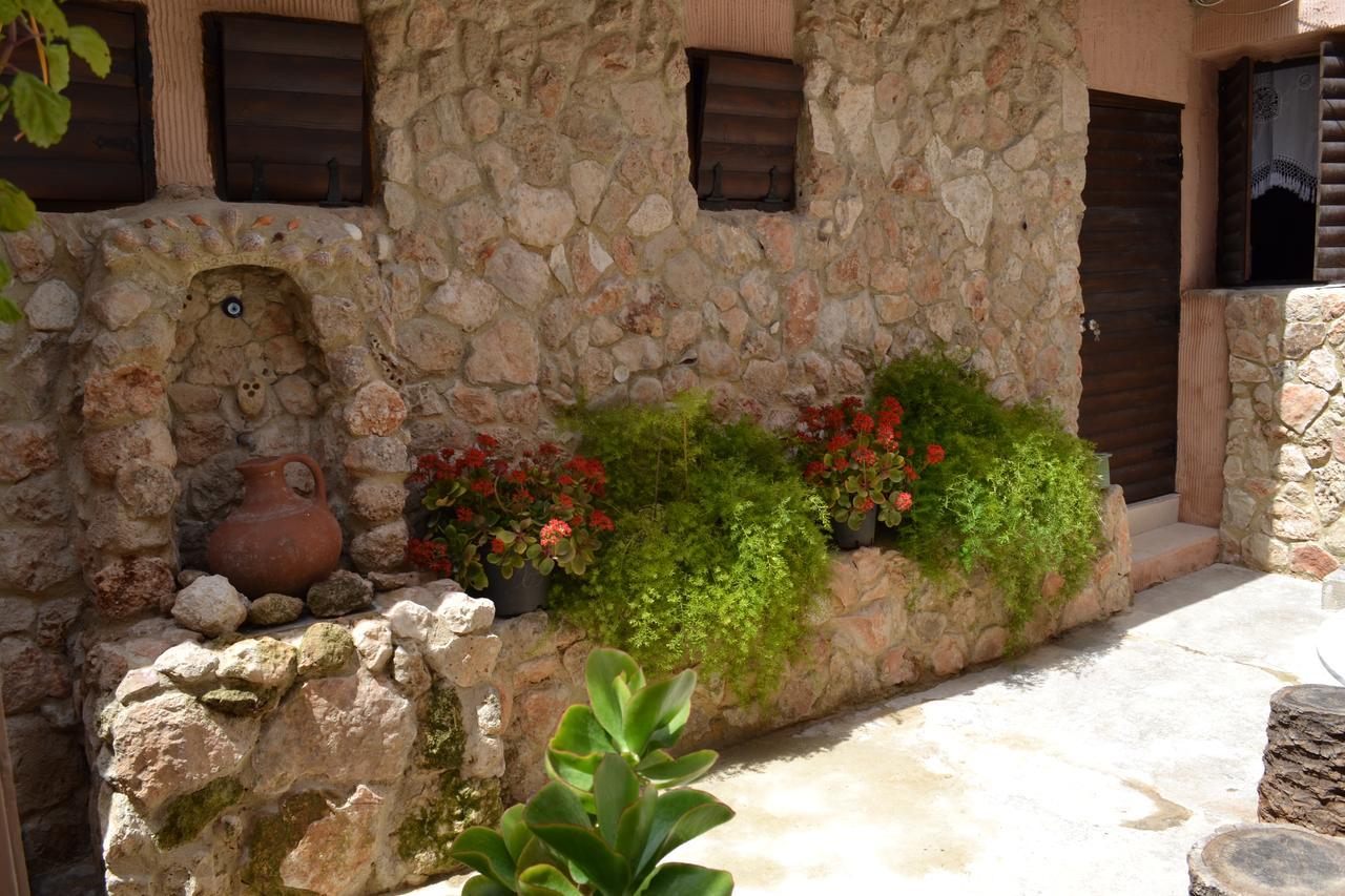 Mystery Garden Guest House ファマグスタ エクステリア 写真