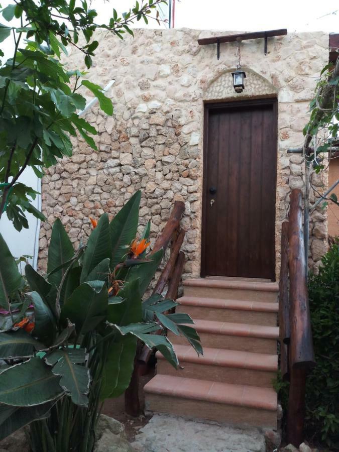 Mystery Garden Guest House ファマグスタ エクステリア 写真